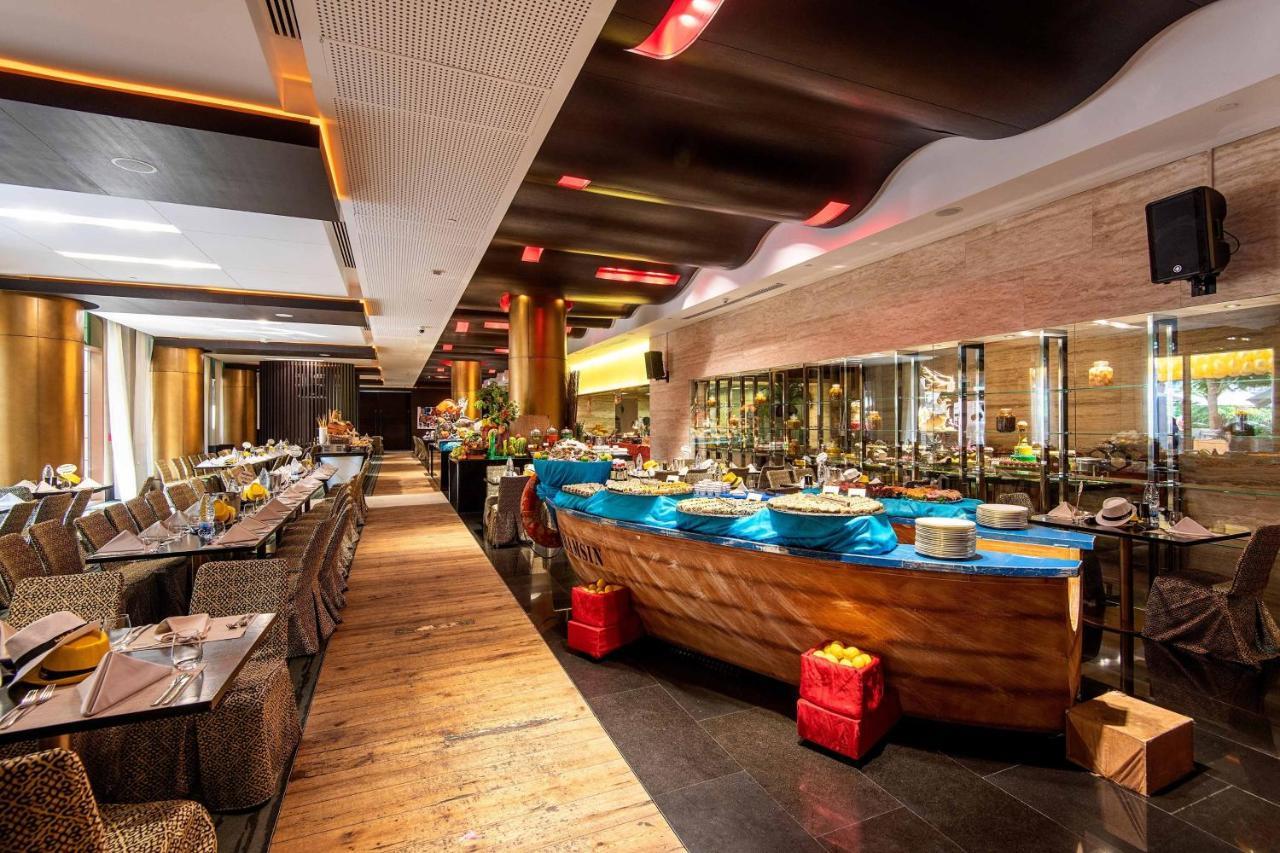 The Westin Doha Hotel & Spa Luaran gambar The buffet at the hotel