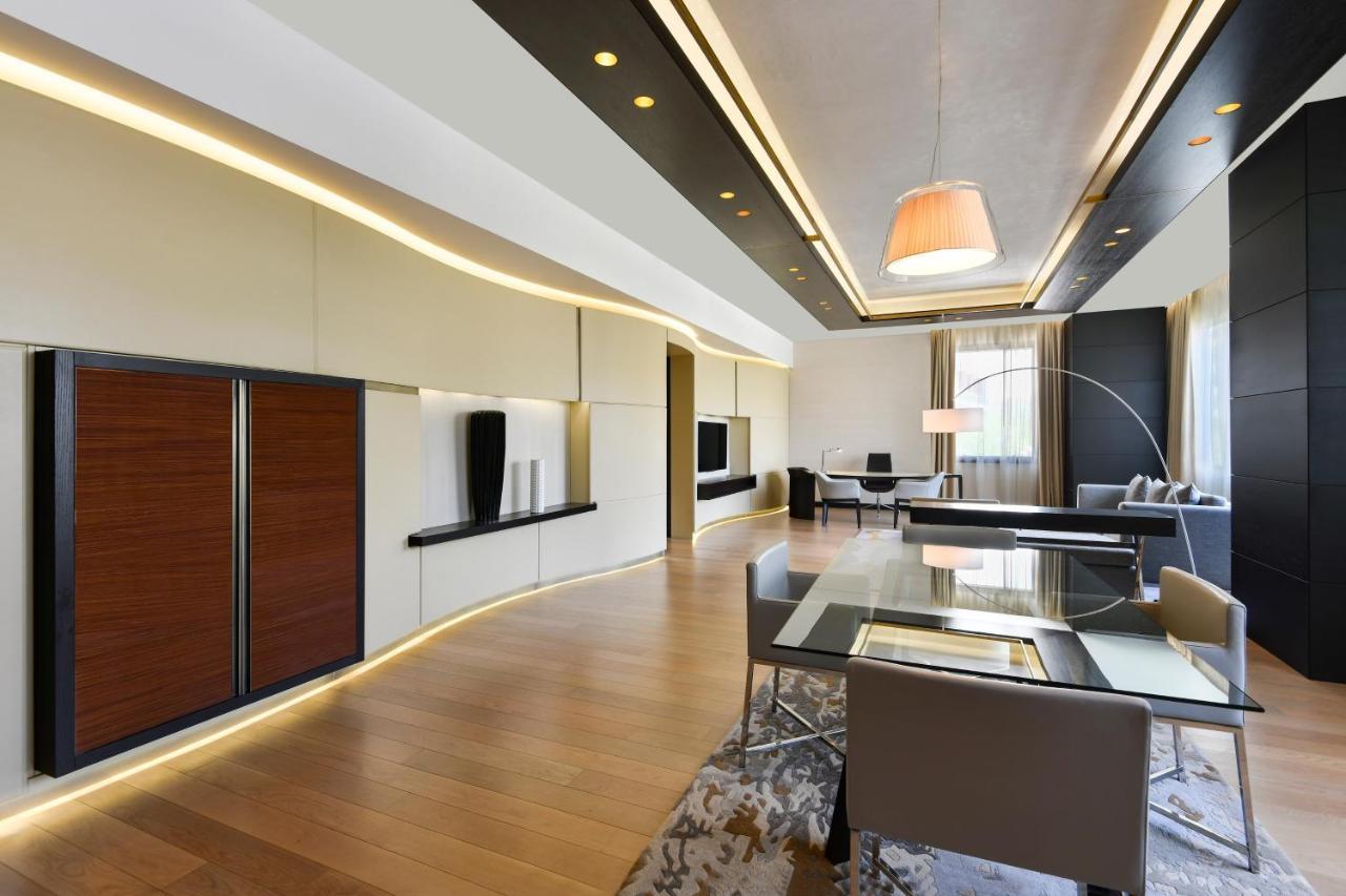 The Westin Doha Hotel & Spa Luaran gambar Office interior